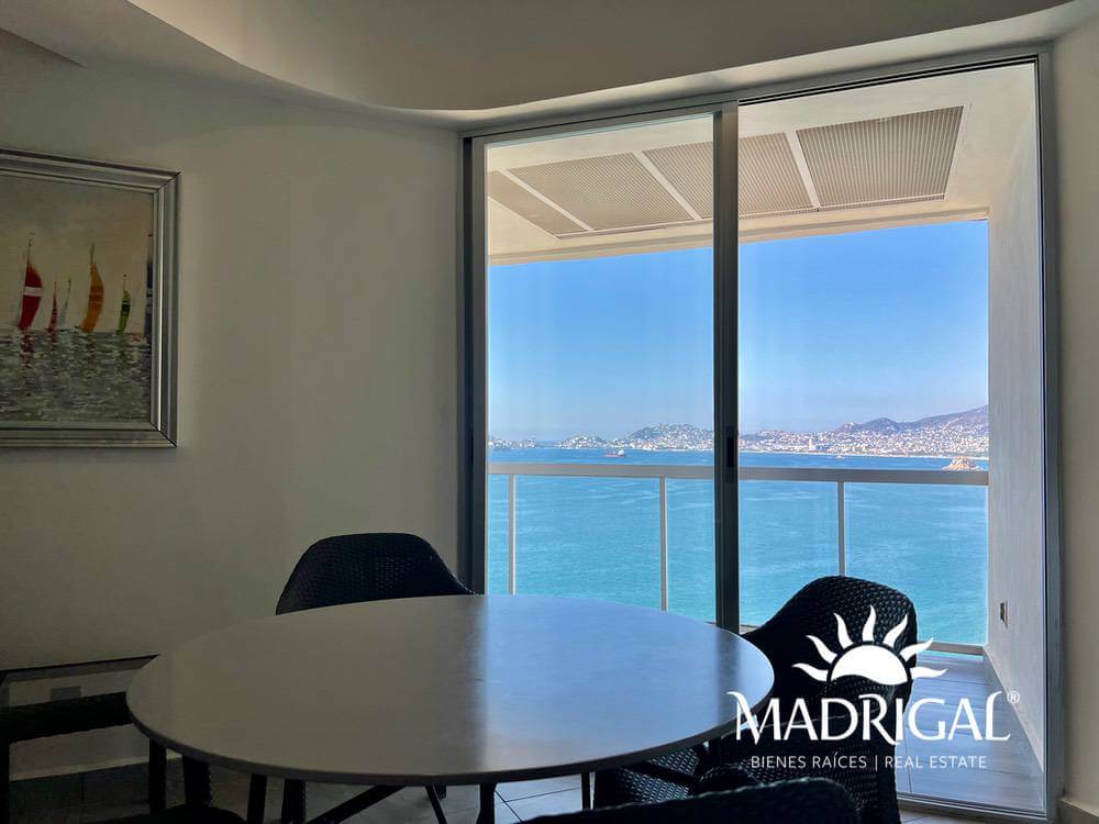 Suite en venta en el condómino La Palapa en la bahía de Acapulco