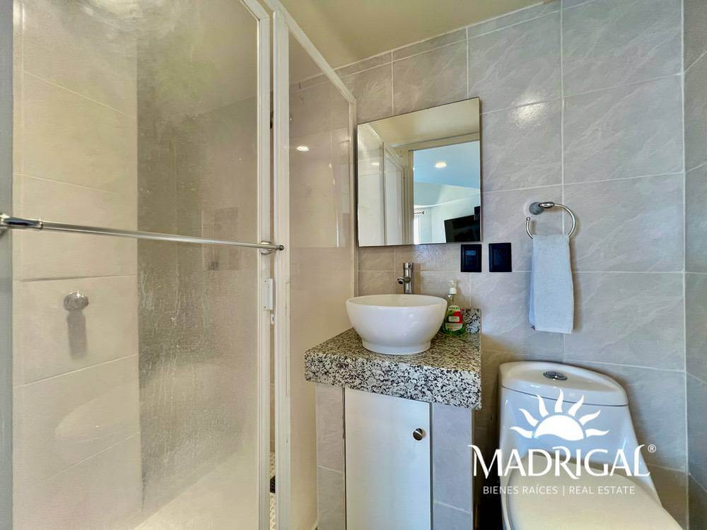 Suite en venta en el condómino La Palapa en la bahía de Acapulco