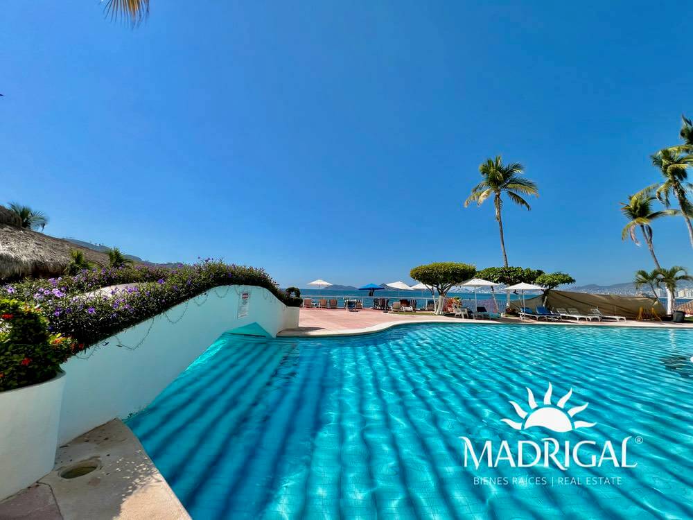 Suite en venta en el condómino La Palapa en la bahía de Acapulco