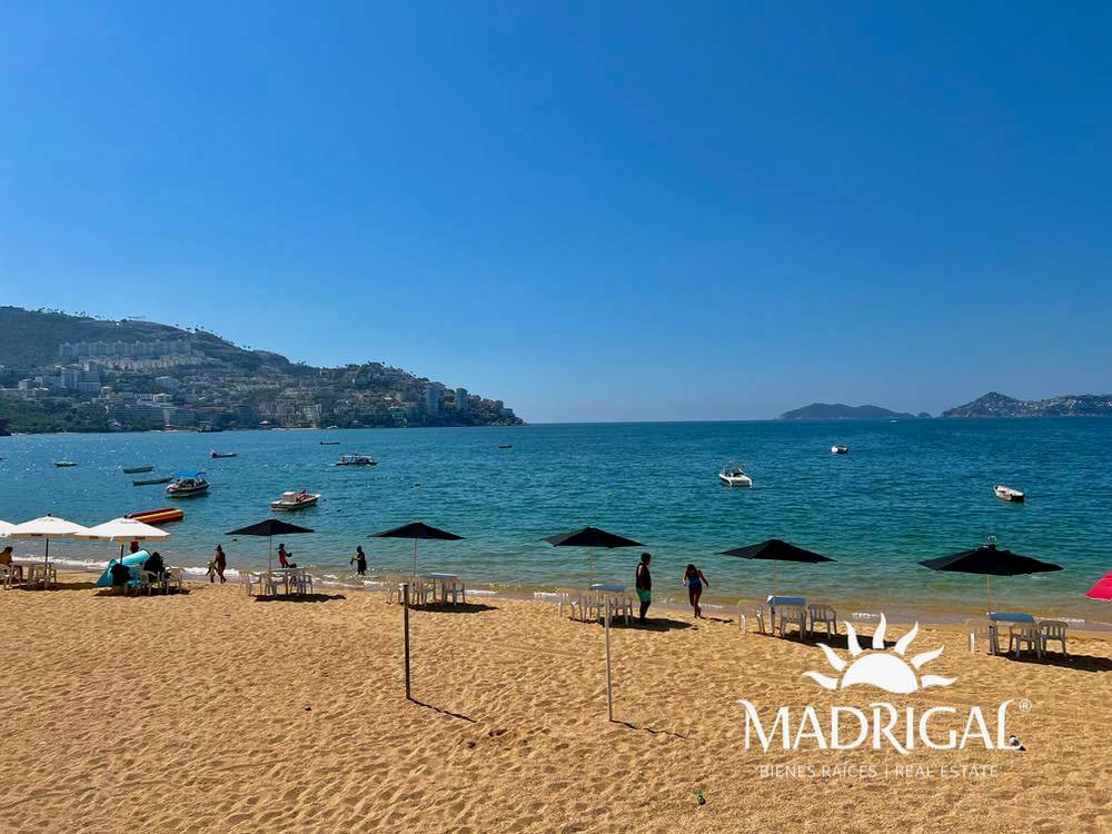 Suite en venta en el condómino La Palapa en la bahía de Acapulco