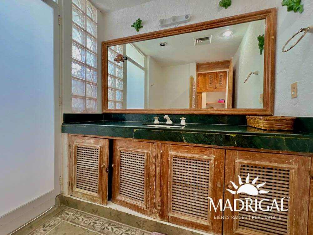 &&& Carey | departamento en venta en Brisas Guitarrón con excelente vista a la bahía