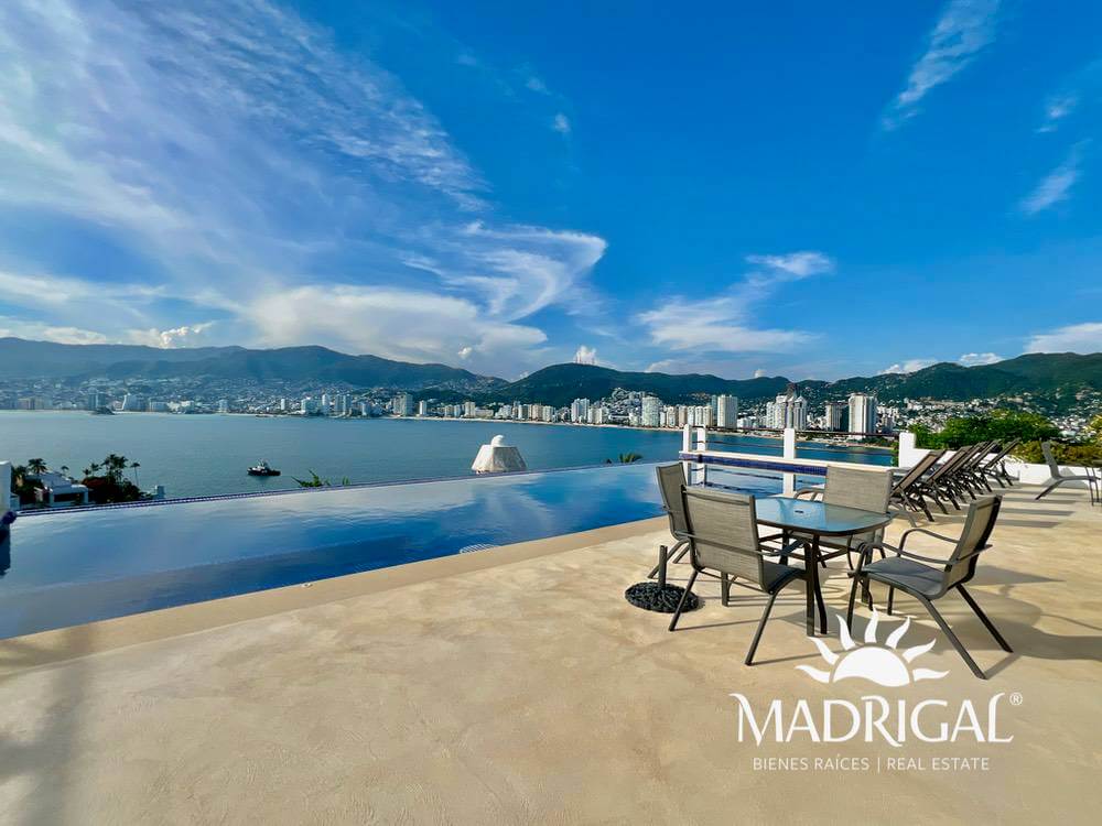 &&& Carey | departamento en venta en Brisas Guitarrón con excelente vista a la bahía