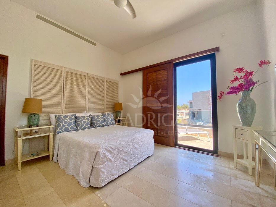 Residencias Tres Vidas – Villa en venta frente al campo de Golf
