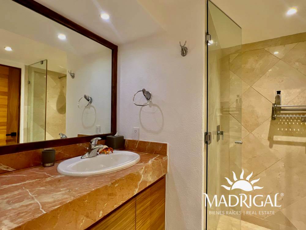 Playamar Diamante |exclusivo Departamento en Venta de Cuatro Recámaras Frente Al Mar en Playa Diamante