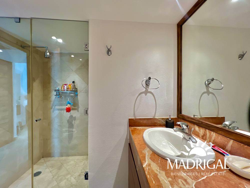Playamar Diamante |exclusivo Departamento en Venta de Cuatro Recámaras Frente Al Mar en Playa Diamante