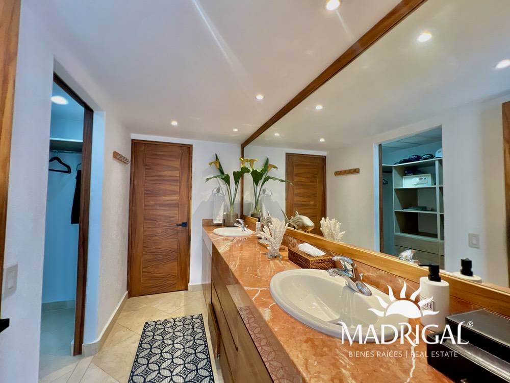 Playamar Diamante |exclusivo Departamento en Venta de Cuatro Recámaras Frente Al Mar en Playa Diamante