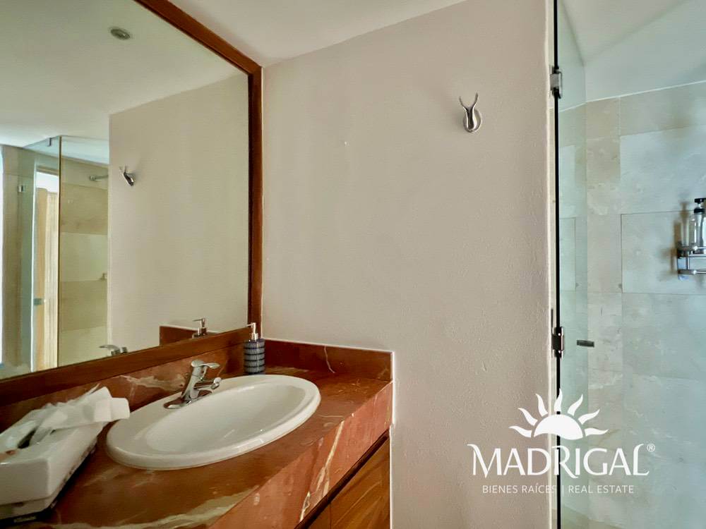 Playamar Diamante |exclusivo Departamento en Venta de Cuatro Recámaras Frente Al Mar en Playa Diamante