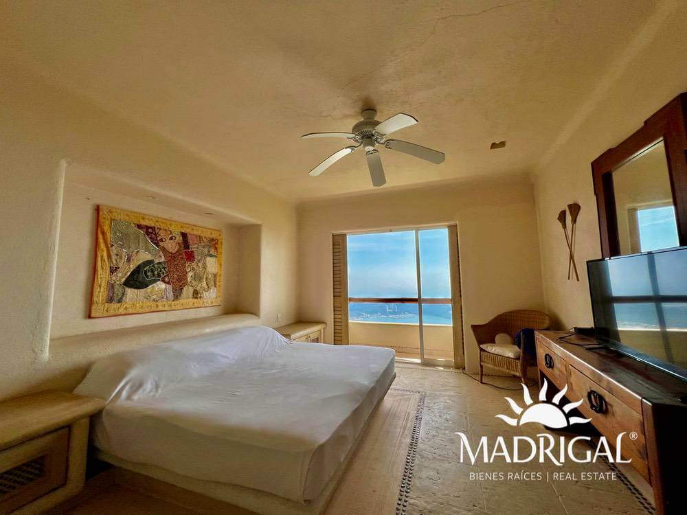 Cascada de la Cima | Exclusiva villa con techos de palapa y excelente vista a Playa Diamante