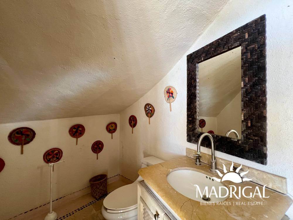 Cascada de la Cima | Exclusiva villa con techos de palapa y excelente vista a Playa Diamante