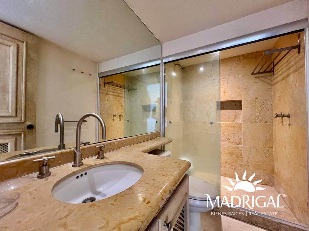 Cascada de la Cima | Exclusiva villa con techos de palapa y excelente vista a Playa Diamante
