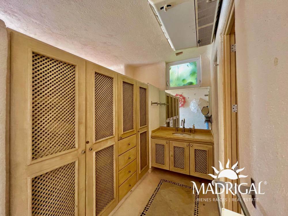 Cascada de la Cima | Exclusiva villa con techos de palapa y excelente vista a Playa Diamante