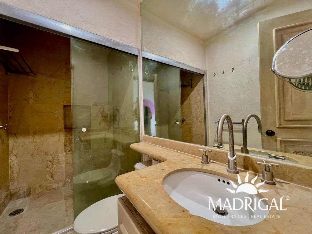 Cascada de la Cima | Exclusiva villa con techos de palapa y excelente vista a Playa Diamante