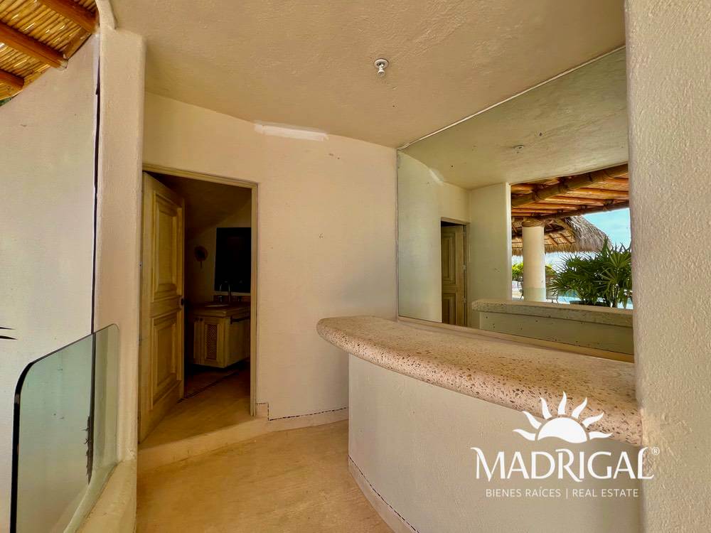 Cascada de la Cima | Exclusiva villa con techos de palapa y excelente vista a Playa Diamante