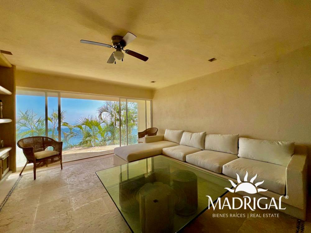 Cascada de la Cima | Exclusiva villa con techos de palapa y excelente vista a Playa Diamante