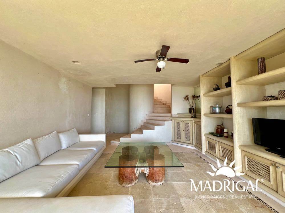 Cascada de la Cima | Exclusiva villa con techos de palapa y excelente vista a Playa Diamante