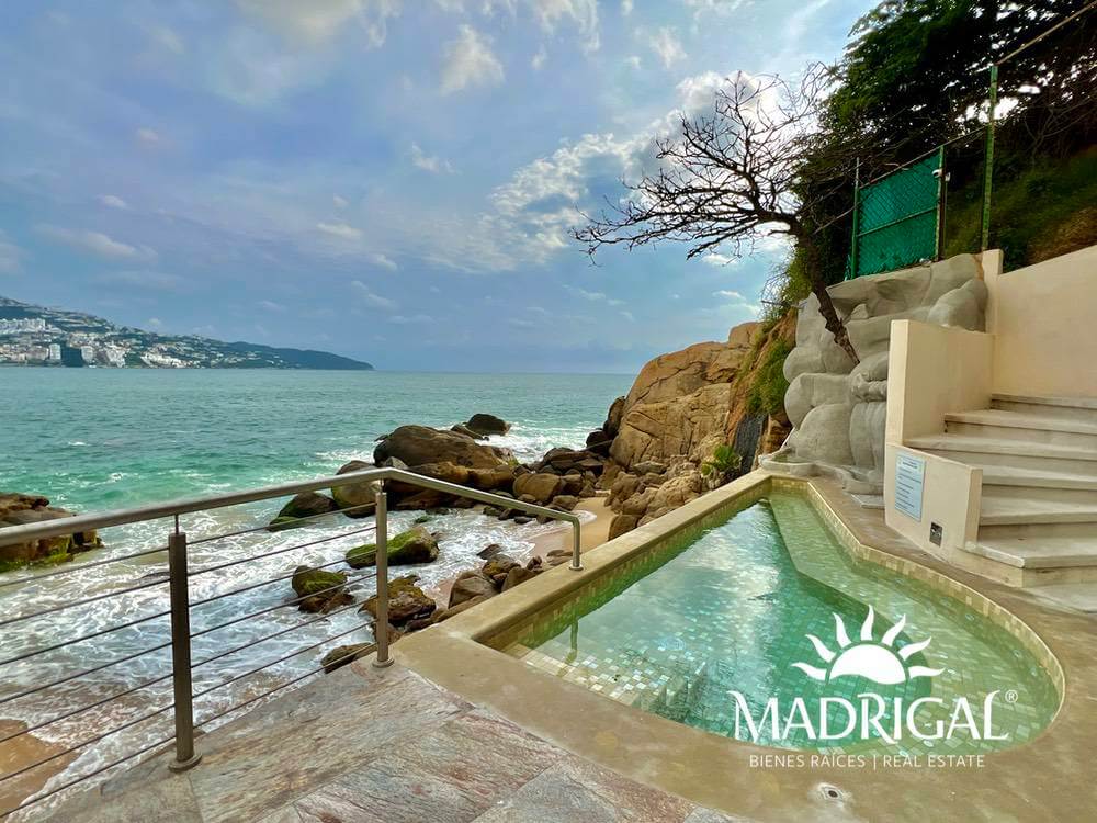 Estrella del Mar | Beachfront Penthouse for Sale on Acapulco Bay