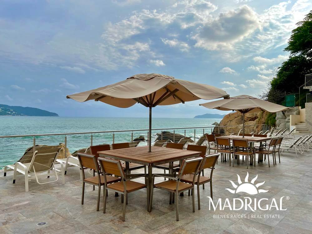 Estrella del Mar | Beachfront Penthouse for Sale on Acapulco Bay