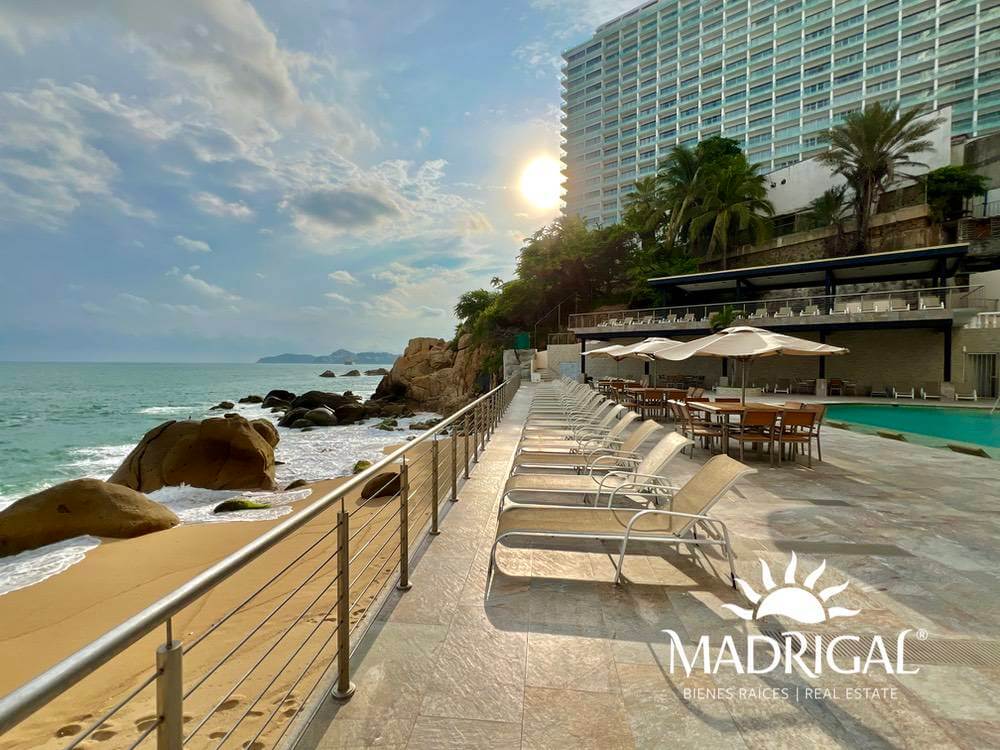 Estrella del Mar | Beachfront Penthouse for Sale on Acapulco Bay