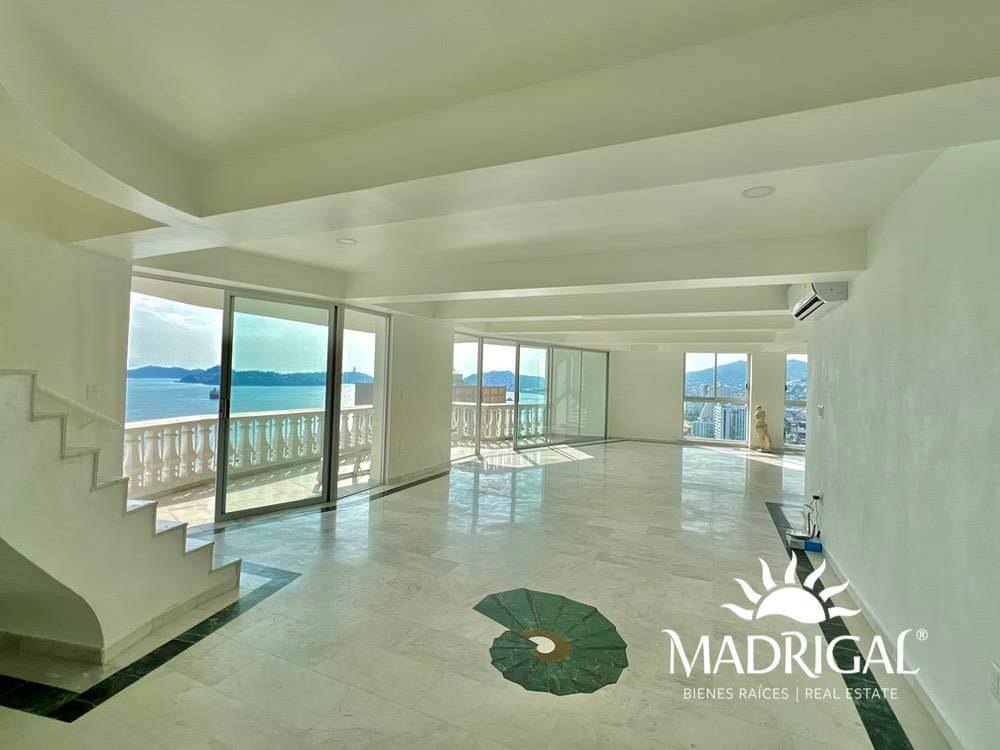 Estrella del Mar | Beachfront Penthouse for Sale on Acapulco Bay