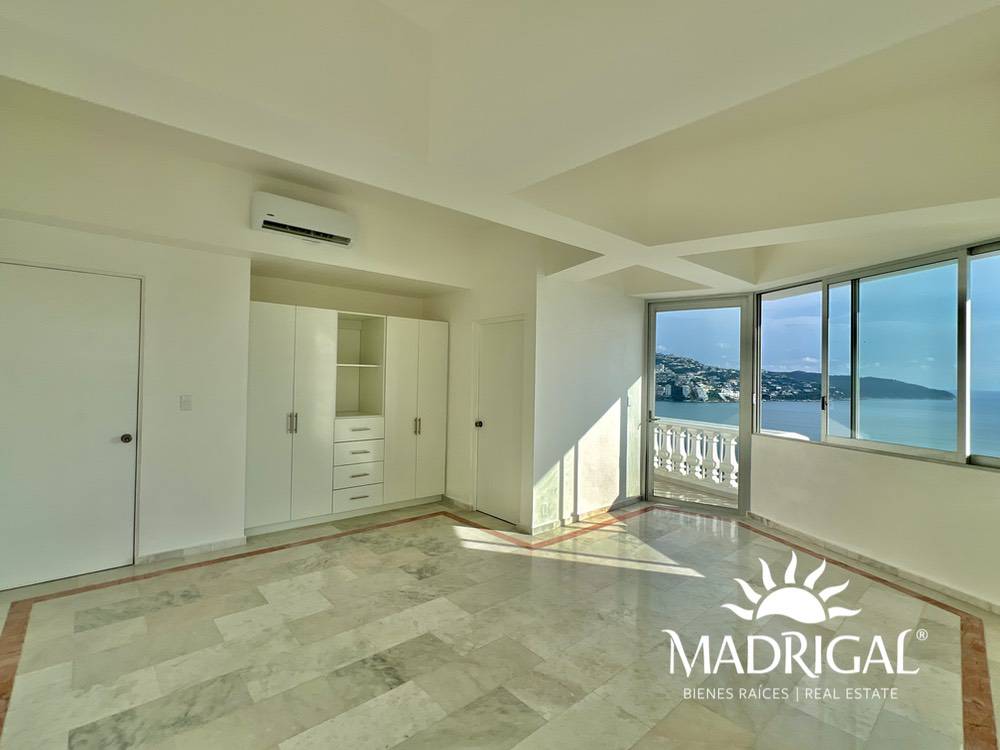 Estrella del Mar | Beachfront Penthouse for Sale on Acapulco Bay