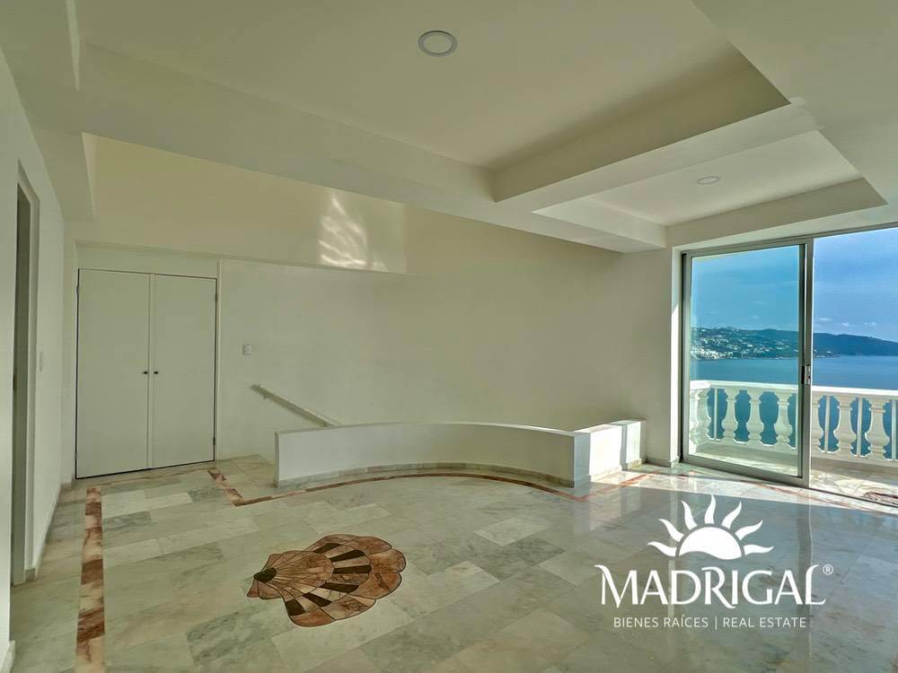 Estrella del Mar | Beachfront Penthouse for Sale on Acapulco Bay