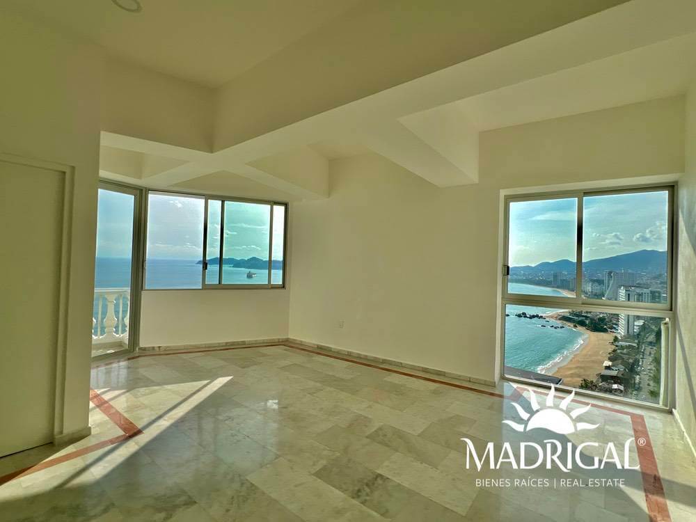 Estrella del Mar | Beachfront Penthouse for Sale on Acapulco Bay