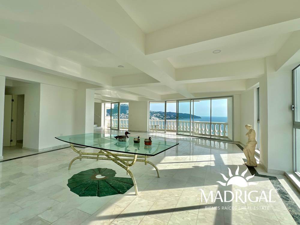 Estrella del Mar | Beachfront Penthouse for Sale on Acapulco Bay