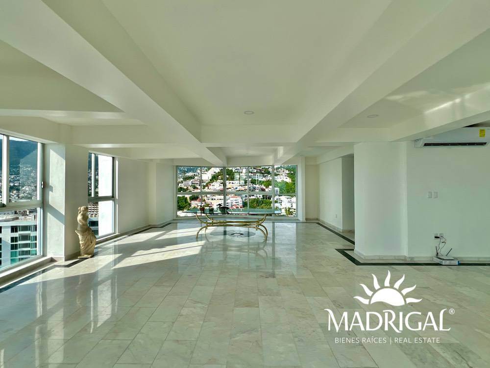 Estrella del Mar | Beachfront Penthouse for Sale on Acapulco Bay