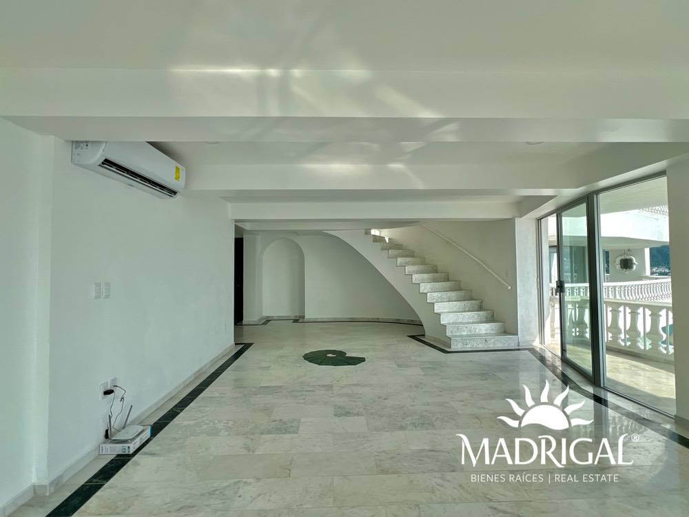 Estrella del Mar | Beachfront Penthouse for Sale on Acapulco Bay
