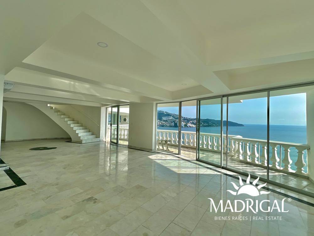 Estrella del Mar | Beachfront Penthouse for Sale on Acapulco Bay