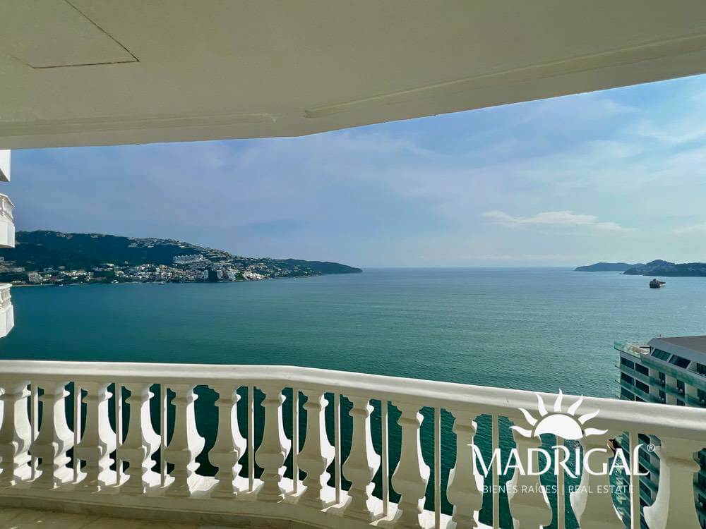Estrella del Mar | Beachfront Penthouse for Sale on Acapulco Bay