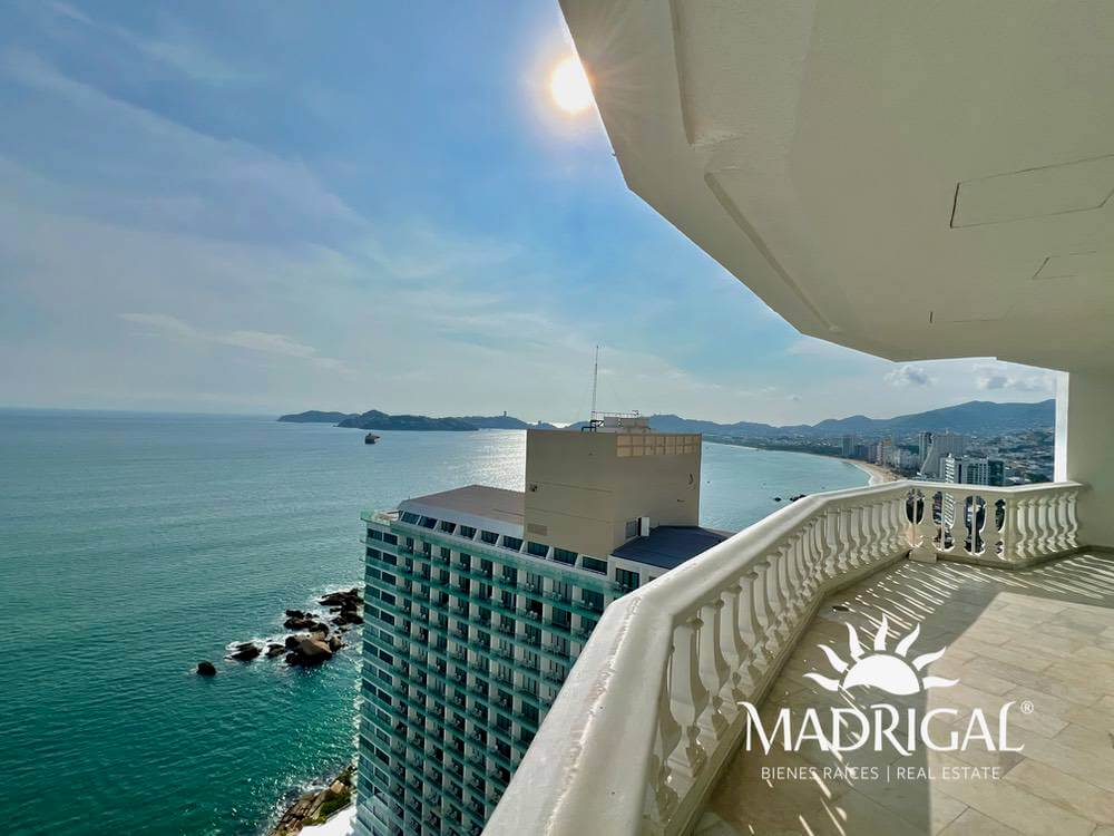 Estrella del Mar | Beachfront Penthouse for Sale on Acapulco Bay