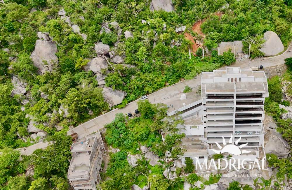 1140 m2 lot for sale in the Brisas Marques residential development in Acapulco