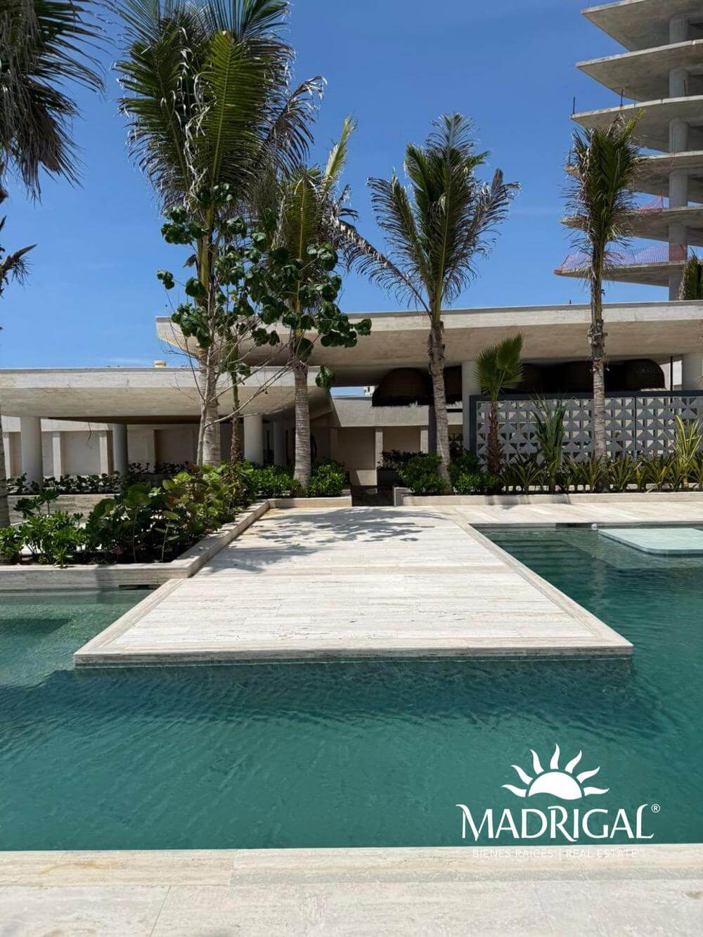 BAÍA | Beachfront apartments for sale