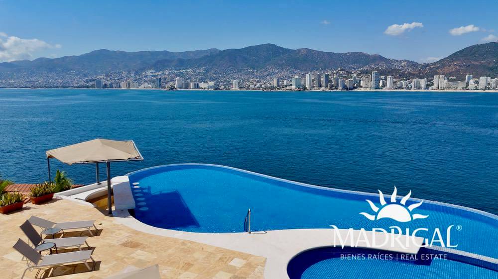 Montemar - Departamento para su reconstrucción frente al mar con muelle