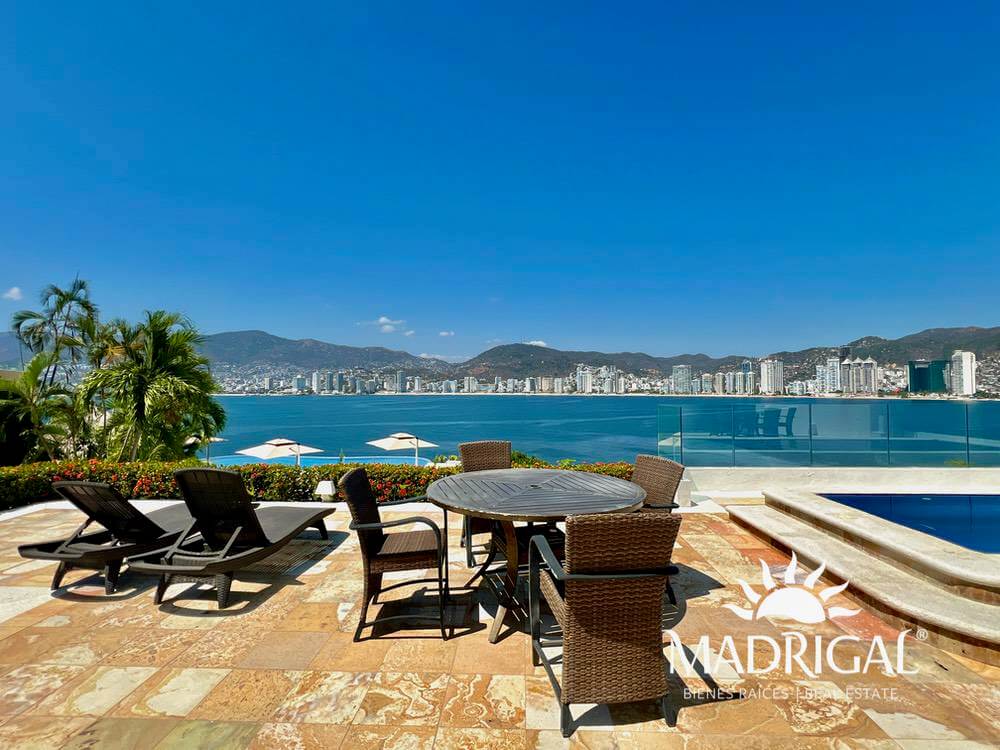 Montemar - Departamento para su reconstrucción frente al mar con muelle