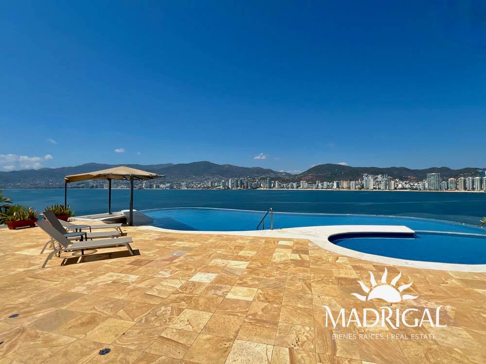 Montemar - Departamento para su reconstrucción frente al mar con muelle