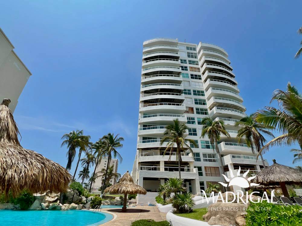 Galapagos | Beachfront Apartment for Sale Requires Reconstruction