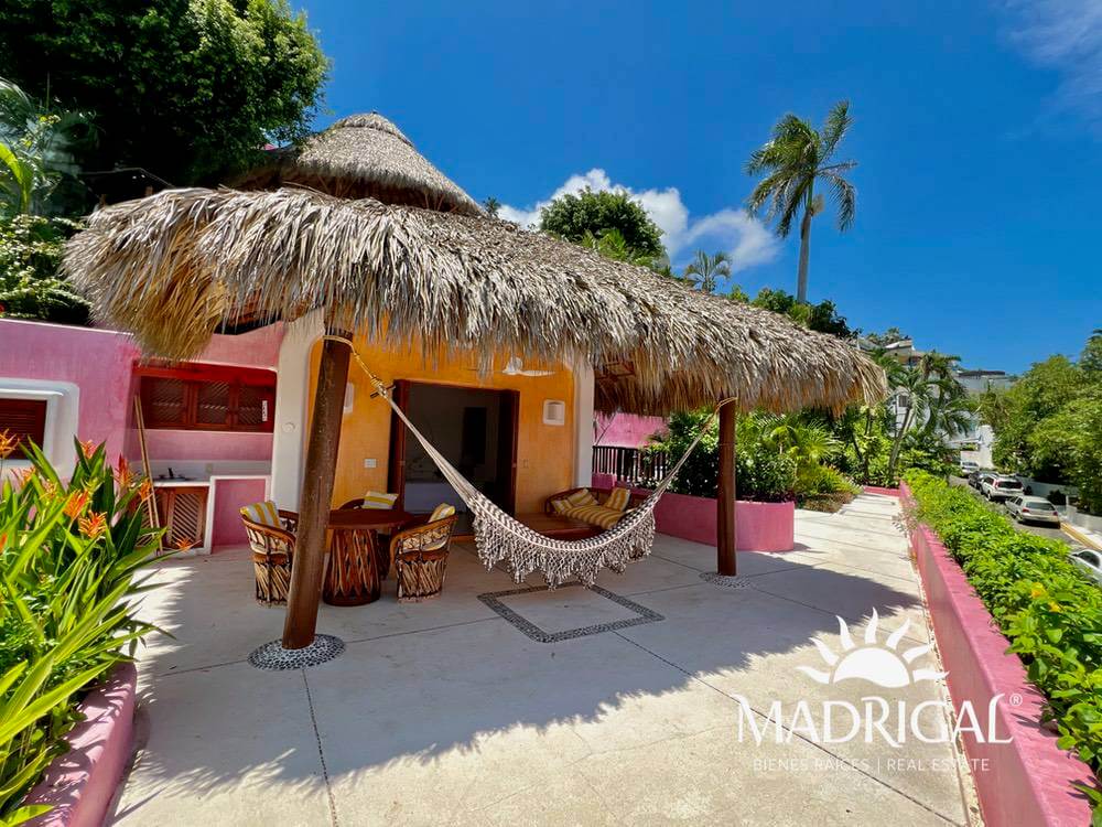 Exclusive house for sale in Marina Brisas with an additional 1000 m2 plot with a project.