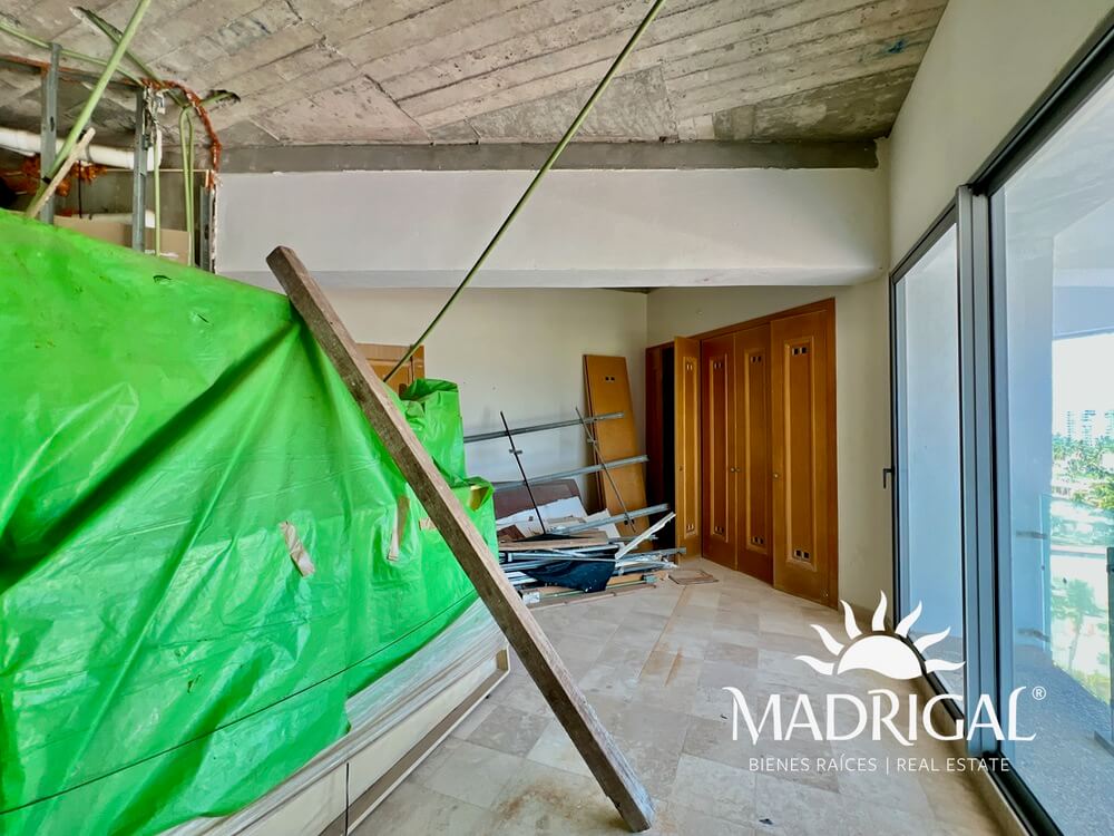 Tikal | Departamento en venta en Playa Diamante Acapulco para su reconstrucción