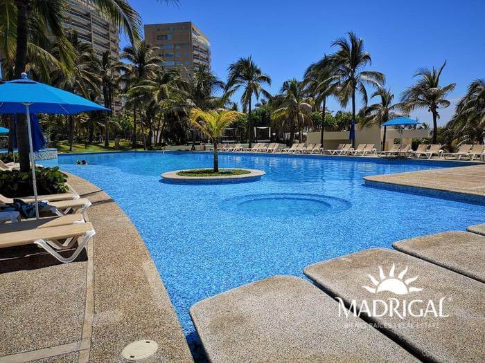 Tikal | Departamento en venta en Playa Diamante Acapulco para su reconstrucción