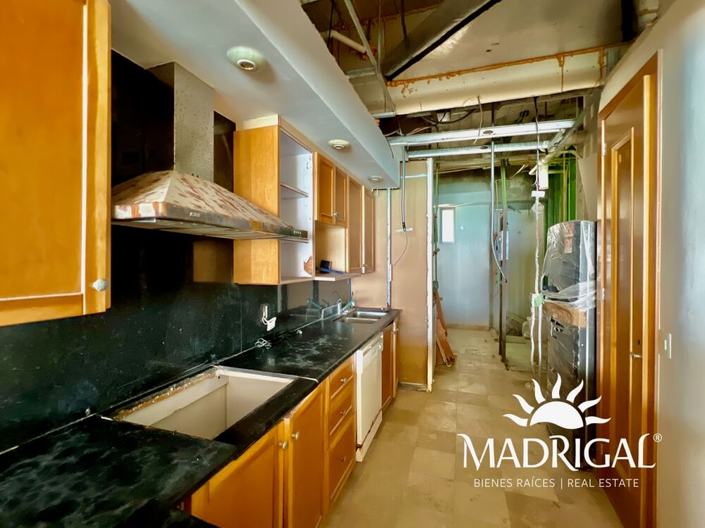 Tikal | Departamento en venta en Playa Diamante Acapulco para su reconstrucción