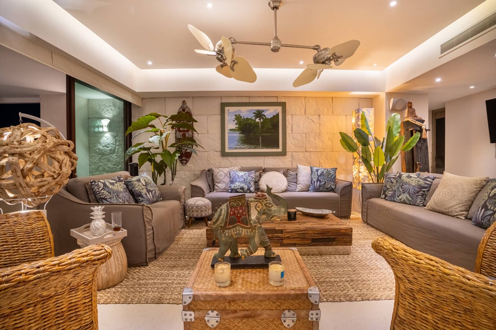 La Isla | Four-Bedroom Duplex for Sale with Beach Access