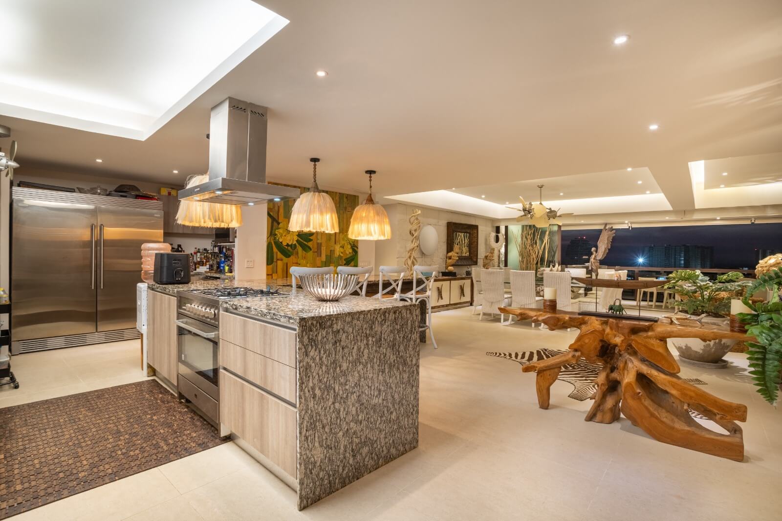 La Isla | Four-Bedroom Duplex for Sale with Beach Access