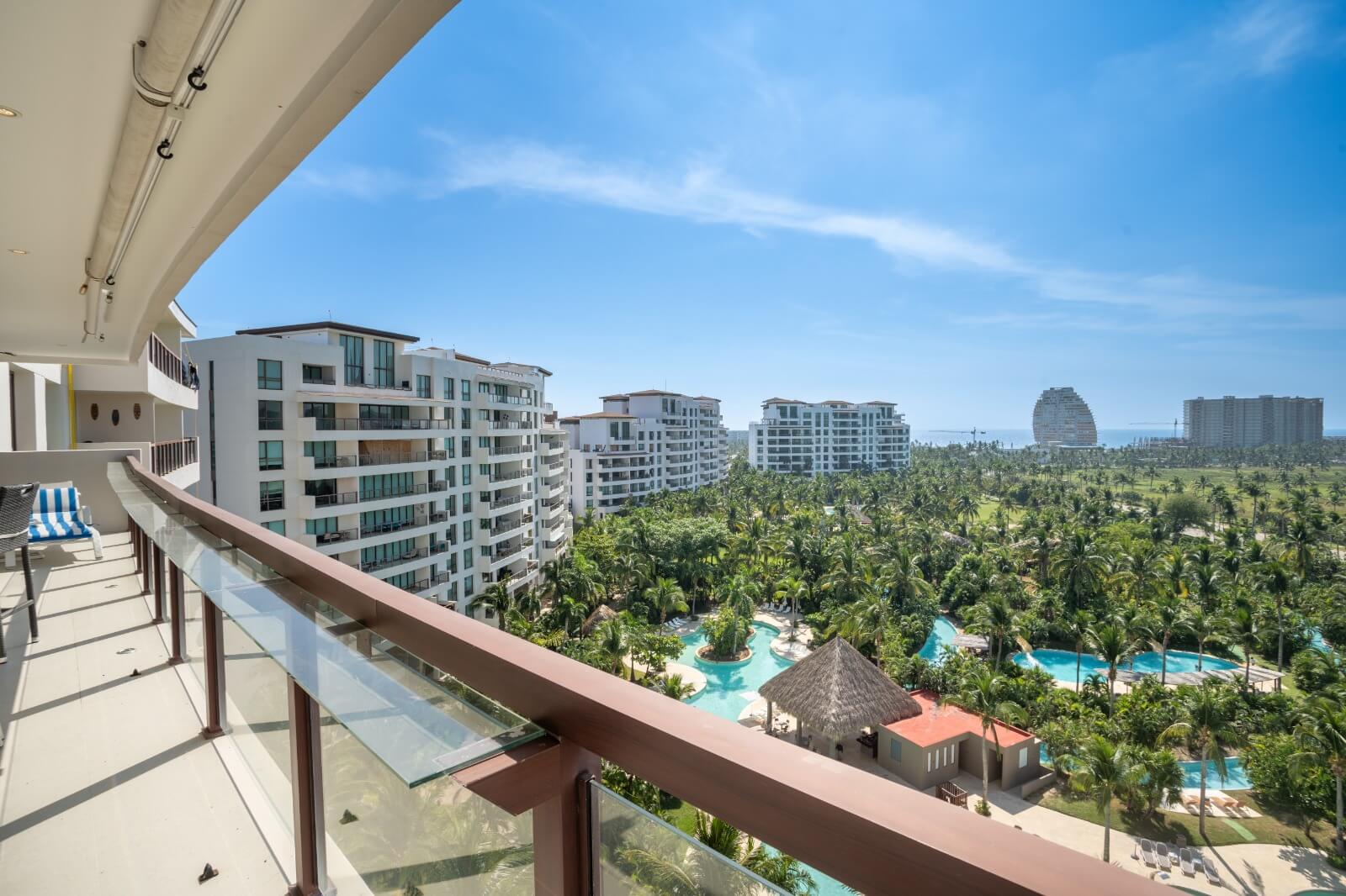 La Isla | Four-Bedroom Duplex for Sale with Beach Access