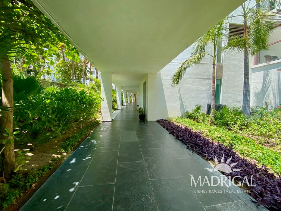 La Isla | Four-Bedroom Duplex for Sale with Beach Access