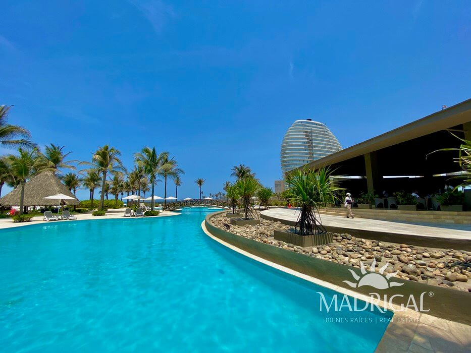 La Isla | Four-Bedroom Duplex for Sale with Beach Access