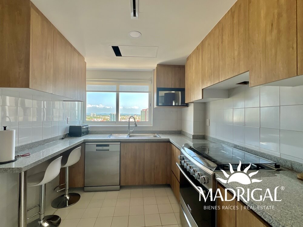 Residencial Playamar | Departamento en venta frente a playa diamante en Acapulco, de 248m2 con 4 recamaras