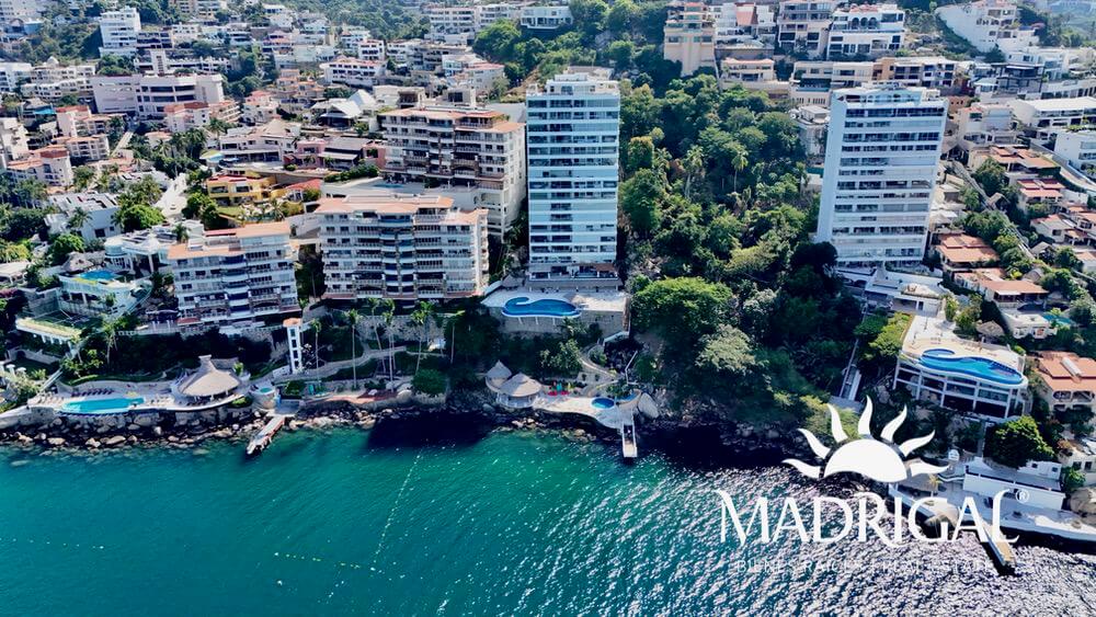 Brisamar - Pent House para su Reconstrucción Frente Al Mar con Muelle