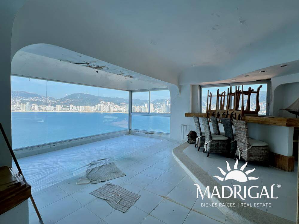 Brisamar - Pent House para su Reconstrucción Frente Al Mar con Muelle